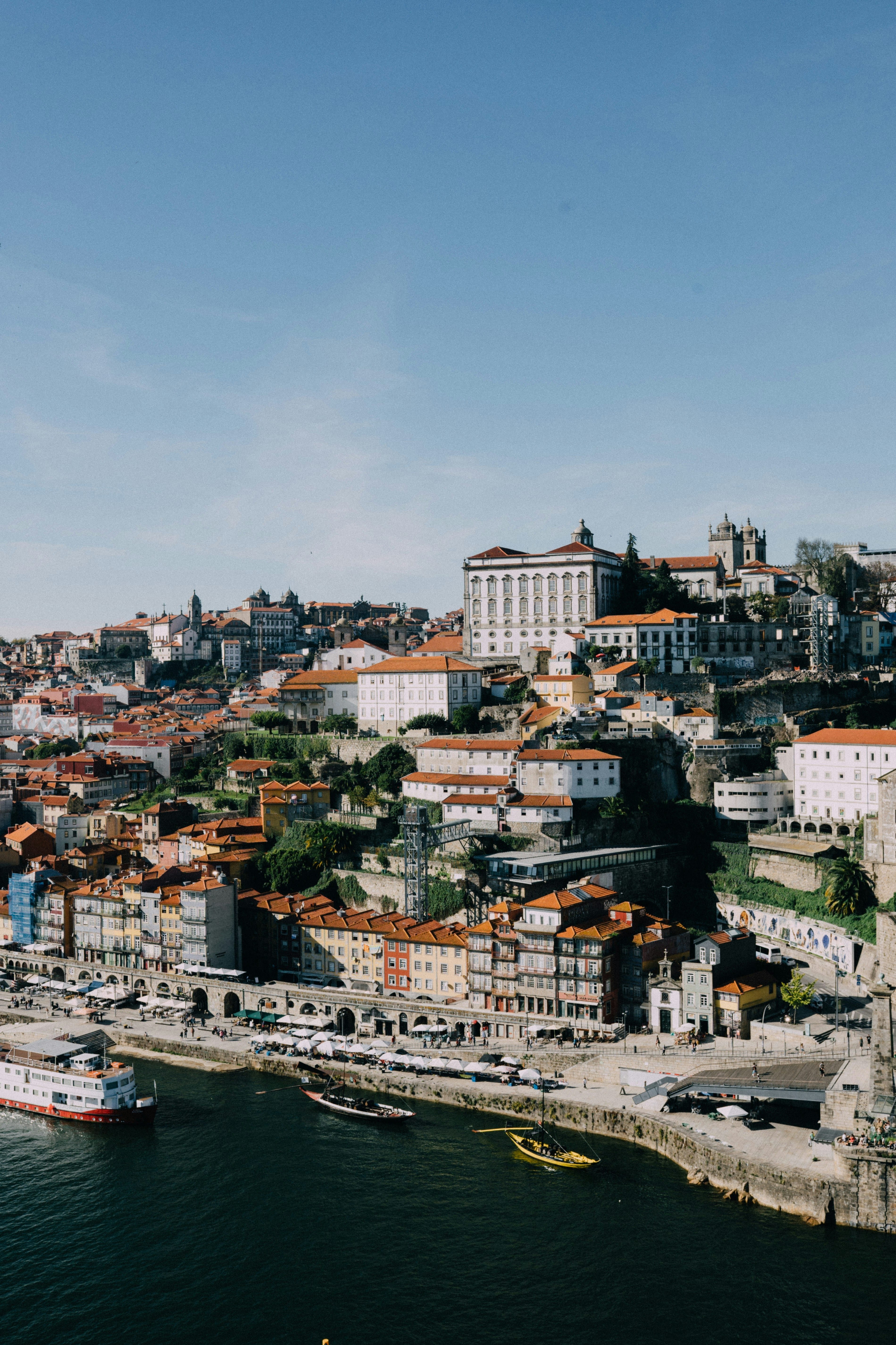 luis-mG6f0OBQ26I-unsplash-min